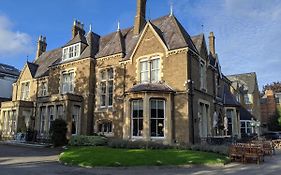 Cotswold Lodge Classic Hotel